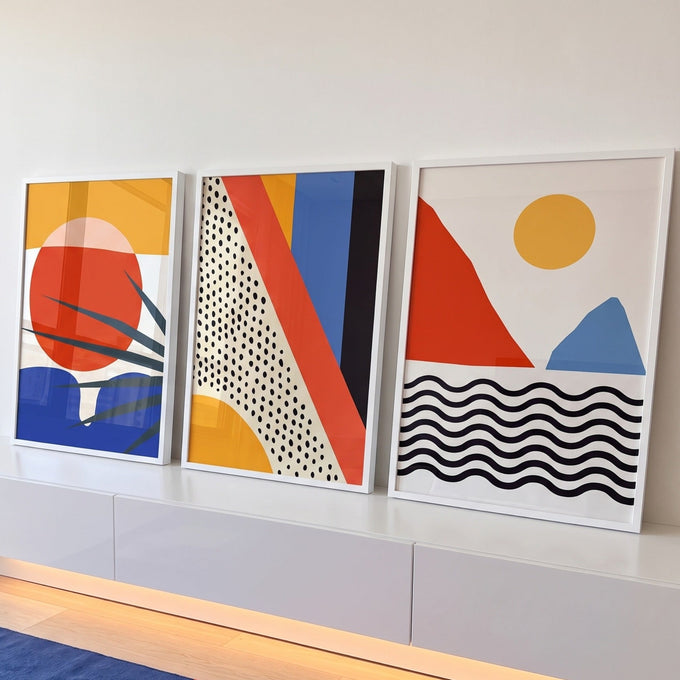 Trio abstrato geométrico com sol, montanhas, ondas e bolinhas em laranja, azul e amarelo, quadro decorativo