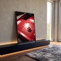 Xícara de café espresso sobre capô vermelho brilhante de carro esportivo italiano, quadro decorativo