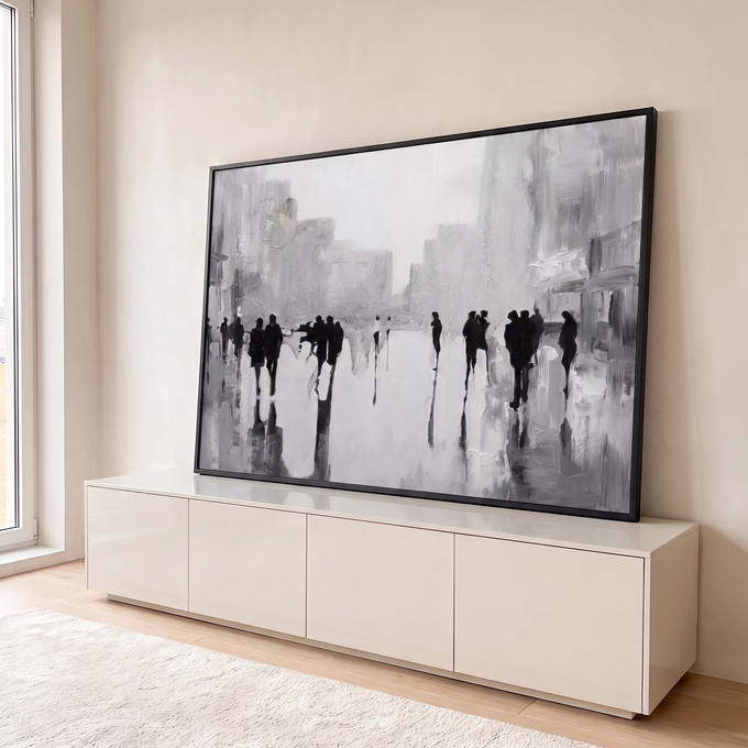 Quadro Decorativo Grande Silhuetas Urbanas para Sala Preto | quadros decorativos para sala | silhuetas pretas de pessoas caminhando em avenida cinza com prédios borrados | em Quadros para Sala | Porao dos Quadros