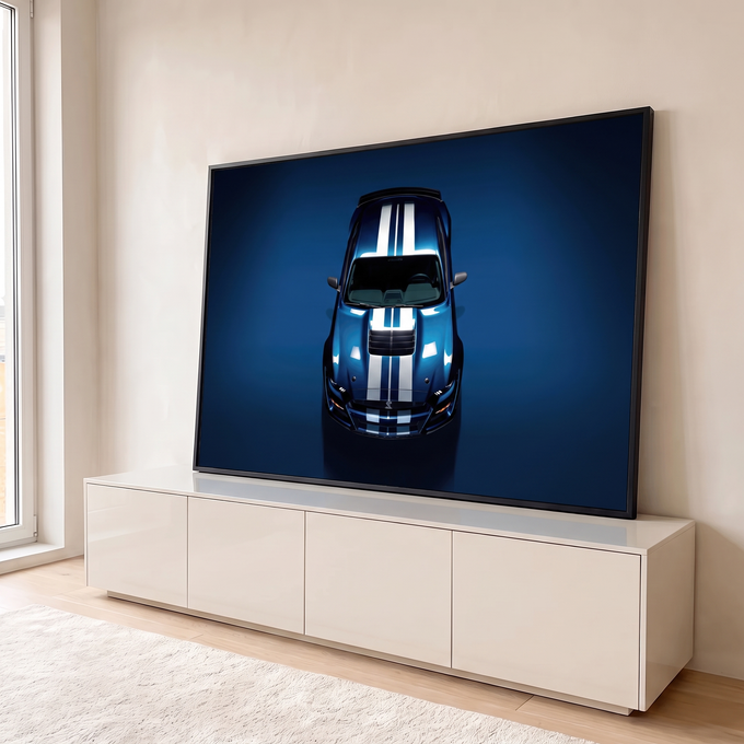 Quadro Decorativo Grande Carro Esportivo Azul para Sala Azul | quadros decorativos para sala | carro esportivo azul com faixas brancas visto de cima em fundo escuro | em Quadros para Sala | Porao dos Quadros