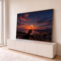 Quadro Decorativo Grande Dente de Leão Lua para Sala | quadros decorativos para sala | mão segurando dente-de-leão à frente da lua cheia sobre pôr do sol e cidade litorânea | em Quadros para Sala | Porao dos Quadros