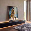 Quadro Decorativo Grande Jesus Caminhando Dourado para Sala | quadros decorativos para sala | homem de manto dourado visto de costas caminhando com um cordeiro sob luz suave | em Quadros para Sala | Porao dos Quadros