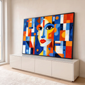 Rosto de mulher cubista com lábios vermelhos entre blocos geométricos azuis e laranja, quadro decorativo