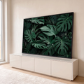 Folhas de costela-de-adão e samambaias verdes sobre fundo escuro, selva tropical, quadro decorativo