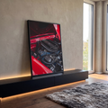 Close de motor Cobra 289 com cabos azuis sob capô de carro clássico vermelho, quadro decorativo