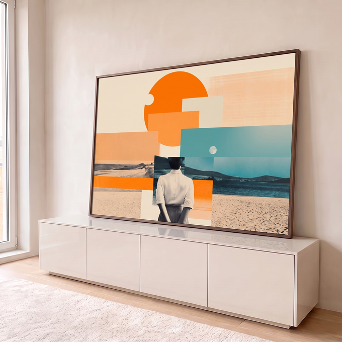 Colagem retrô de mulher de costas olhando o mar, com sol laranja, lua e areia da praia, quadro decorativo
