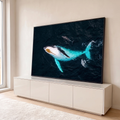 Quadro Decorativo Grande Baleia Jubarte para Sala Azul | quadros decorativos para sala | baleia jubarte vista de cima com reflexo turquesa nadando ao lado de um golfinho | em Quadros para Sala | Porao dos Quadros