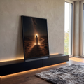 Quadro Decorativo Grande Jesus Caminhando para Sala Preto | quadros decorativos para sala | figura de Jesus de manto branco caminhando em trilha deserta sob céu estrelado com auréola dourada | em Quadros para Sala | Porao dos Quadros