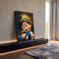 Pinóquio piscando com chapéu amarelo e gravata azul em pinceladas sobre fundo escuro, quadro decorativo