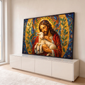 Jesus de manto vermelho abraça um cordeiro branco em mosaico dourado e azul com folhas, quadro decorativo