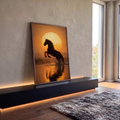Silhueta de cavalo empinado espirrando água no lago diante de sol laranja gigante, quadro decorativo