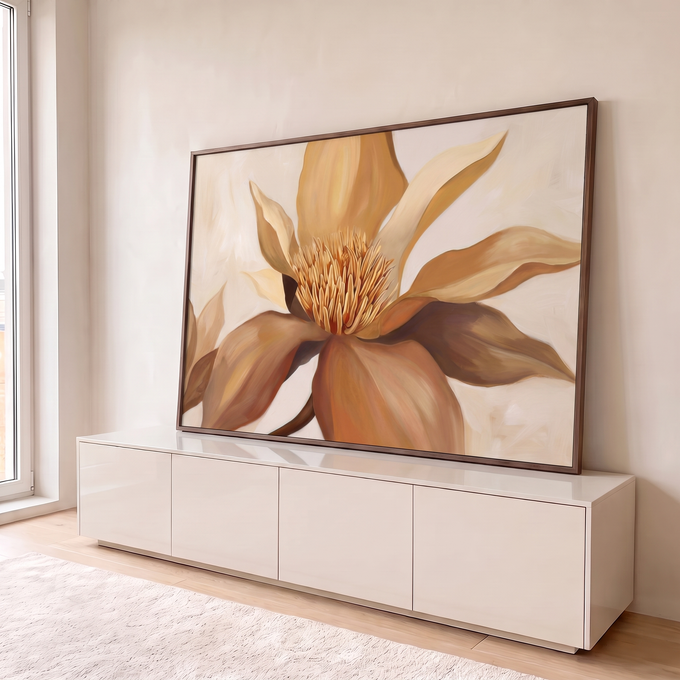 Quadro Decorativo Grande Flor Magnólia para Sala Bege | quadros decorativos para sala | close-up de magnólia em tons de bege e marrom com estames dourados ao centro | em Quadros para Sala | Porao dos Quadros