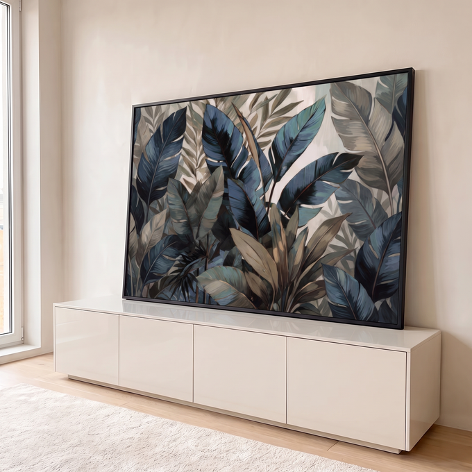 Quadro Decorativo Grande Folhagem Tropical Azul para Sala | quadros decorativos para sala | folhas de bananeira em azul petróleo e bege sobrepostas em composição tropical | em Quadros para Sala | Porao dos Quadros