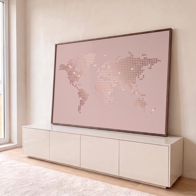 Quadro Decorativo Grande Mapa Mundi em Pontos para Sala Rosa | quadros decorativos para sala | mapa múndi formado por pontos em tons de rosé e cobre sobre fundo rosa claro | em Quadros para Sala | Porao dos Quadros