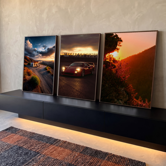 Quadro Decorativo Kit 3 Telas Pôr do Carro para Sala Laranja | quadros decorativos para sala | tríptico com posto abandonado, carro esportivo vermelho e penhasco ao pôr do sol | em Quadros para Sala | Porao dos Quadros