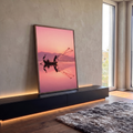 Silhueta de pescador lançando rede em barco com garça, céu rosa e reflexo no lago, quadro decorativo
