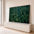 Quadro Decorativo Grande Floresta de Pinheiros para Sala | quadros decorativos para sala | vista aérea de floresta densa de pinheiros verdes com pequena figura solitária de branco | em Quadros para Sala | Porao dos Quadros