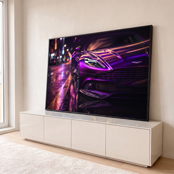 Quadro Decorativo Grande Carro Esportivo para Sala Roxo | quadros decorativos para sala | carro esportivo roxo metálico em close noturno com reflexos na rua molhada | em Quadros para Sala | Porao dos Quadros