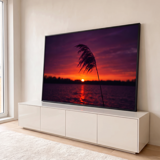 Quadro Decorativo Grande Pôr do Sol com Capim para Sala Roxo | quadros decorativos para sala | silhueta de capim contra céu roxo e laranja com sol se pondo sobre o lago | em Quadros para Sala | Porao dos Quadros