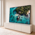Quadro Decorativo Grande Vista Aérea de Ilha para Sala Azul | quadros decorativos para sala | vista aérea de ilha tropical com cabana de palha, píer de madeira e mar turquesa | em Quadros para Sala | Porao dos Quadros