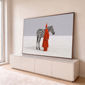 Mulher de casaco vermelho e chapéu cônico ao lado de zebra em planície branca, arte surreal, quadro decorativo