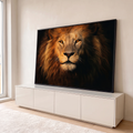 Quadro Decorativo Grande Leão com Olhar para Sala Dourado | quadros decorativos para sala | retrato de leão com juba dourada e olhar fixo sobre fundo preto | em Quadros para Sala | Porao dos Quadros