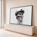 Busto em mármore do David de Michelangelo cortado no rosto com fenda rosa magenta, quadro decorativo