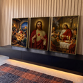 Quadro Decorativo Kit 3 Telas Última Ceia e Sagrado Coração | quadros decorativos para sala | tríptico de Jesus na Última Ceia, Sagrado Coração e Eucaristia em tons dourados | em Quadros para Sala | Porao dos Quadros