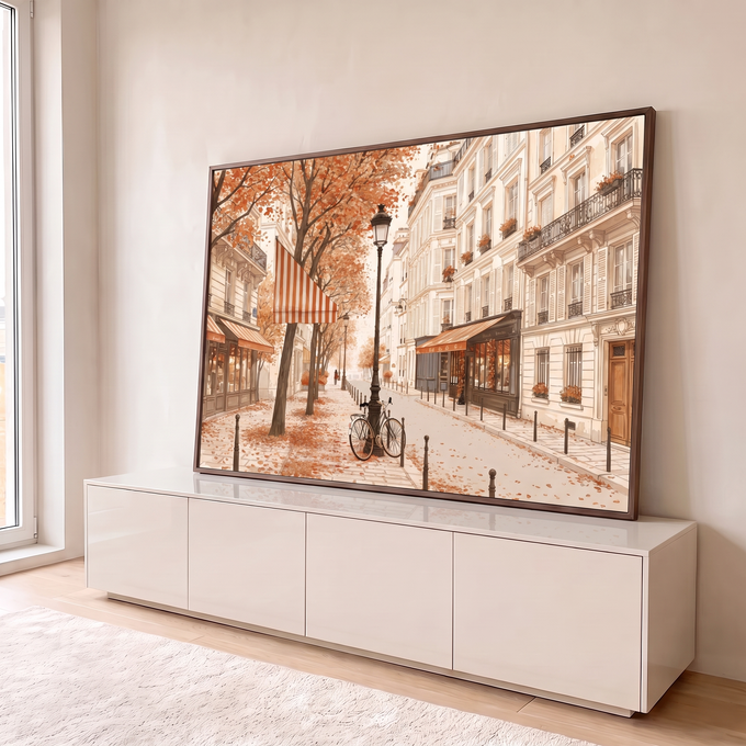 Rua de Paris no outono com árvores laranja, bicicleta no poste e toldos listrados, quadro decorativo
