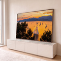Quadro Decorativo Grande Veleiros ao Pôr do Sol para Sala | quadros decorativos para sala | veleiros em mar dourado ao pôr do sol com montanhas e pinheiros ao fundo | em Quadros para Sala | Porao dos Quadros