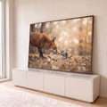 Quadro Decorativo Grande Raposa e Esquilo para Sala Laranja | quadros decorativos para sala | raposa vermelha farejando um esquilo cinza sobre folhas secas de outono | em Quadros para Sala | Porao dos Quadros