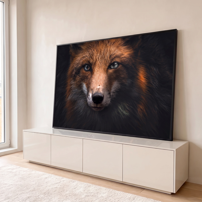 Quadro Decorativo Grande Raposa Animal Selvagem para Sala | quadros decorativos para sala | retrato em close de raposa vermelha com olhos claros sobre fundo escuro | em Quadros para Sala | Porao dos Quadros