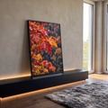 Folhas de bordo vermelhas e laranja com gotas de chuva em close, fundo de outono, quadro decorativo