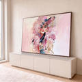 Quadro Decorativo Grande Mulher Elegante para Quarto Rosa | quadros decorativos para sala | mulher elegante com chapéu e penas rosa, luva preta no queixo | em Quadros para Quarto | Porao dos Quadros