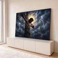 Quadro Decorativo Grande Jesus Crucificação para Sala Preto | quadros decorativos para sala | Jesus crucificado com coroa de espinhos sob céu tempestuoso com raios e luz dourada | em Quadros para Sala | Porao dos Quadros
