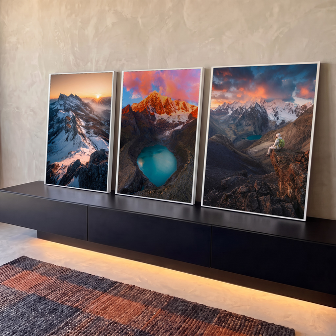 Quadro Decorativo Grande Montanhas Nevadas para Sala Azul | quadros decorativos para sala | tríptico de montanhas nevadas com lago turquesa e céu colorido ao amanhecer | em Quadros para Sala | Porao dos Quadros