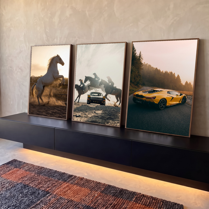 Quadro Decorativo Kit 3 Telas Cavalos e Carro para Sala | quadros decorativos para sala | cavalo branco empinado, cavaleiras pulando sobre carro clássico e esportivo amarelo | em Quadros para Sala | Porao dos Quadros