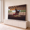 Cavalo alazão trotando em picadeiro coberto com carro esportivo vermelho ao fundo, quadro decorativo