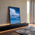 Quadro Decorativo Grande Veleiro Branco para Sala Azul | quadros decorativos para sala | veleiro branco ancorado em mar azul calmo com grande nuvem branca ao fundo | em Quadros para Sala | Porao dos Quadros