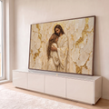 Quadro Decorativo Grande Jesus Abraçando Bege para Sala | quadros decorativos para sala | Jesus com auréola dourada abraçando uma mulher sobre fundo texturizado em ouro e bege | em Quadros para Sala | Porao dos Quadros