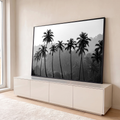 Quadro Decorativo Grande Coqueiros em Silhueta para Sala | quadros decorativos para sala | coqueiros em silhueta preto e branco com floresta coberta de neblina ao fundo | em Quadros para Sala | Porao dos Quadros