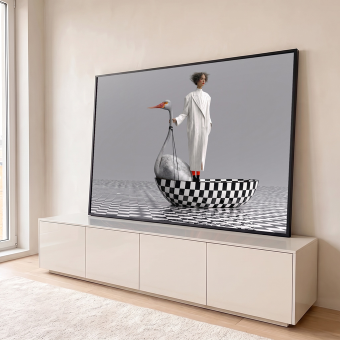 Quadro Decorativo Grande Mulher em Barco para Sala Branco | quadros decorativos para sala | mulher de sobretudo branco guiando ave estilizada em barco xadrez | em Quadros para Sala | Porao dos Quadros
