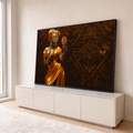 Orixá Oxum em vestido dourado segurando abebé sobre fundo marrom com padrões africanos, quadro decorativo