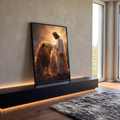 Quadro Decorativo Grande Rei Coroado para Sala Dourado | quadros decorativos para sala | homem coroado de túnica branca toca a cabeça de um leão em meio a chamas douradas | em Quadros para Sala | Porao dos Quadros
