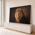 Leão de frente com juba dourada sobre fundo marrom escuro em estilo pintura a óleo, quadro decorativo
