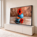 Xícara azul de café expresso, vaso azul e papoulas vermelhas sobre mesa de madeira rústica, quadro decorativo
