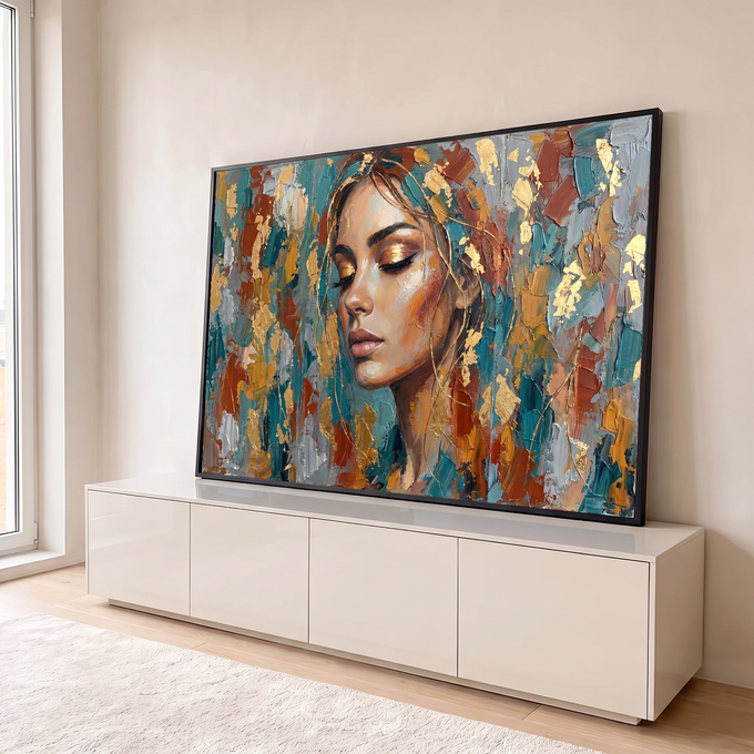 Rosto feminino de olhos fechados em pinceladas de espátula com folha de ouro, azul e terracota, quadro decorativo