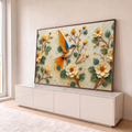 Beija-flor laranja em voo entre flores e folhas verdes em relevo 3D sobre mármore bege, quadro decorativo