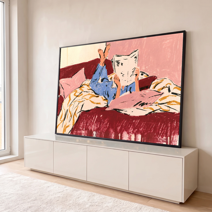 Quadro Decorativo Grande Pessoa Lendo Vermelho para Quarto | quadros decorativos para sala | pessoa de pijama azul deitada na cama lendo jornal, pés para cima | em Quadros para Quarto | Porao dos Quadros