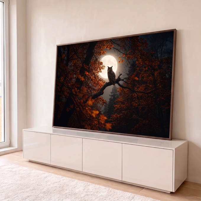 Coruja pousada em galho diante da lua cheia, cercada por folhas de outono alaranjadas, quadro decorativo